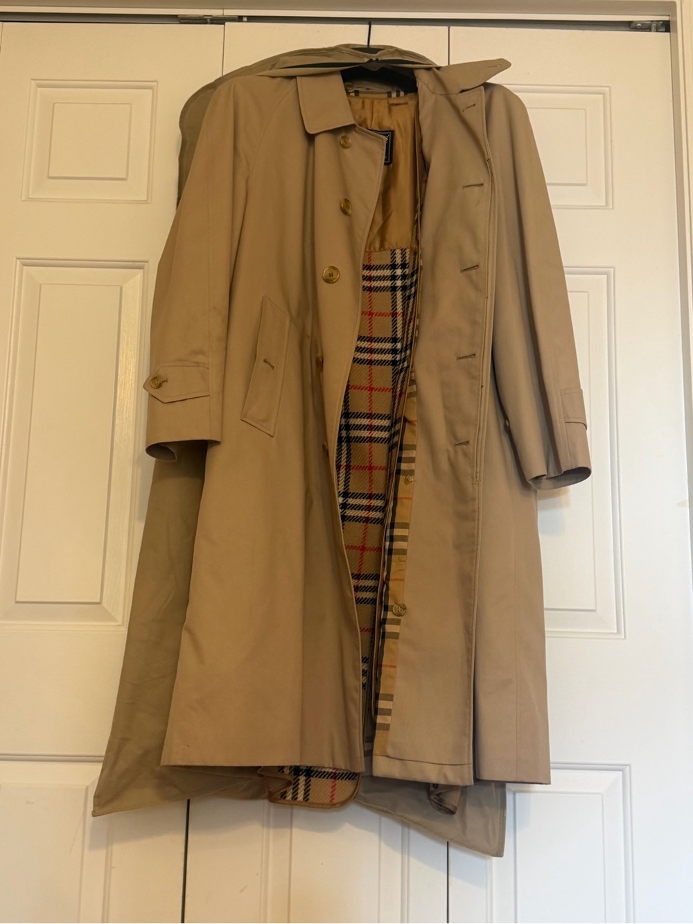 Vintage Burberry Trench Coat with Plaid Lining - Picture 3 of 8